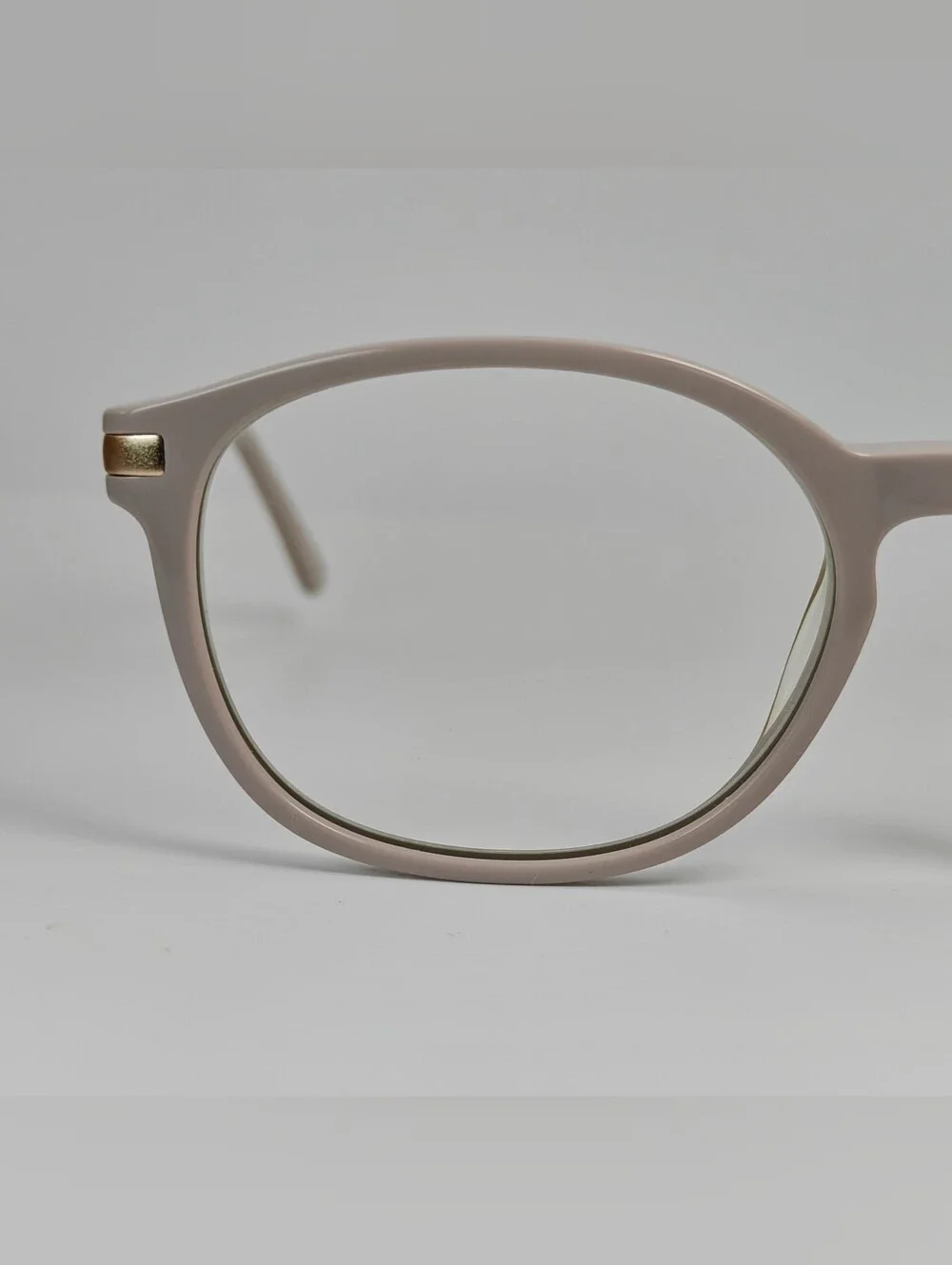 New Bedford. Nude. Women's Neutral Beige Gold Round Frame Glasses.